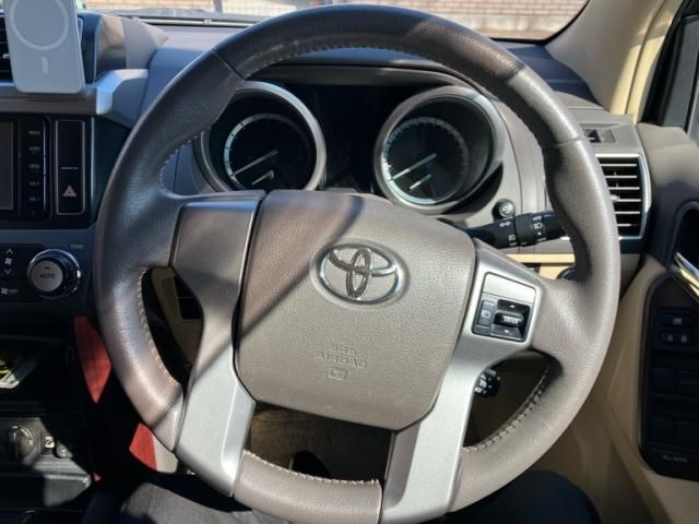 TOYOTA LANDCRUISER PRADO 2015 Image 31