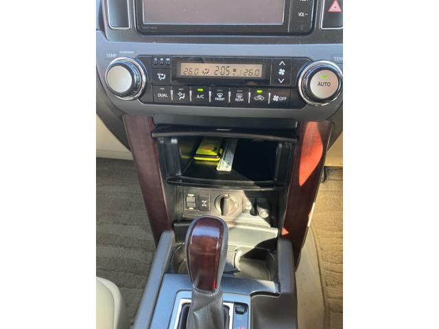 TOYOTA LANDCRUISER PRADO 2015 Image 31