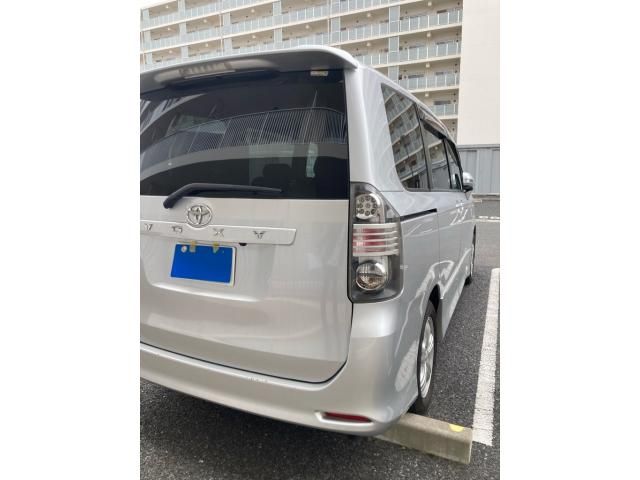 TOYOTA VOXY 2008 Image 31