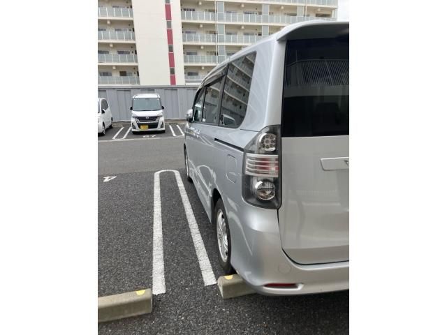 TOYOTA VOXY 2008 Image 31