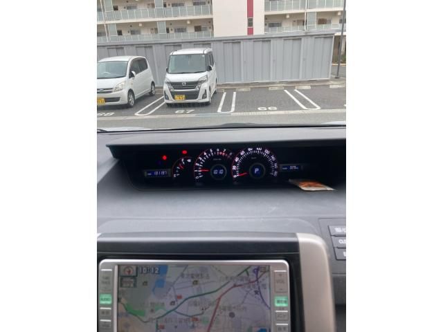 TOYOTA VOXY 2008 Image 31