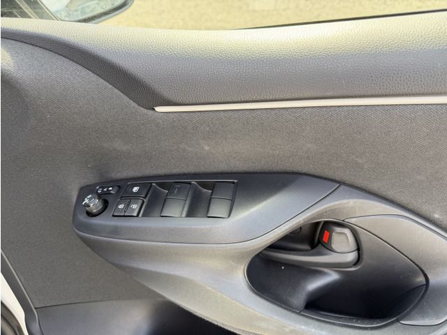 TOYOTA YARIS 2022 Image 31