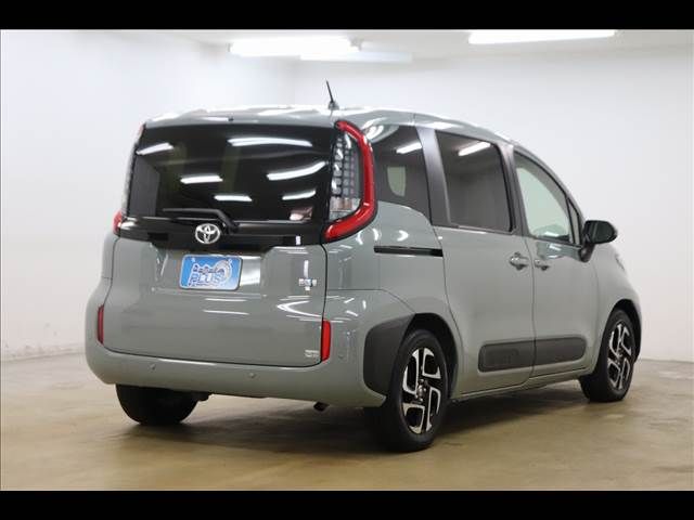 TOYOTA SIENTA HYBRID 2023 Image 31