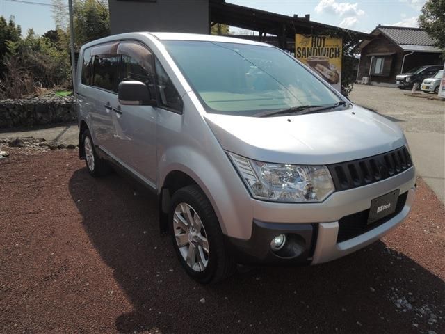 MITSUBISHI DELICA D:5 4WD 2010 Image 31