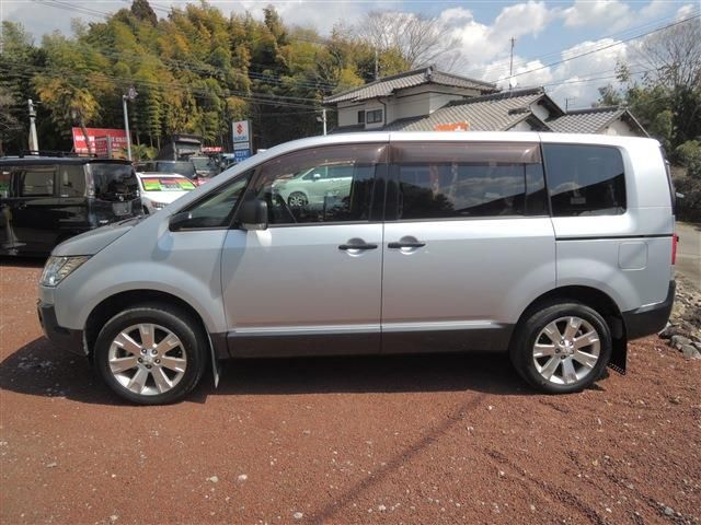 MITSUBISHI DELICA D:5 4WD 2010 Image 31