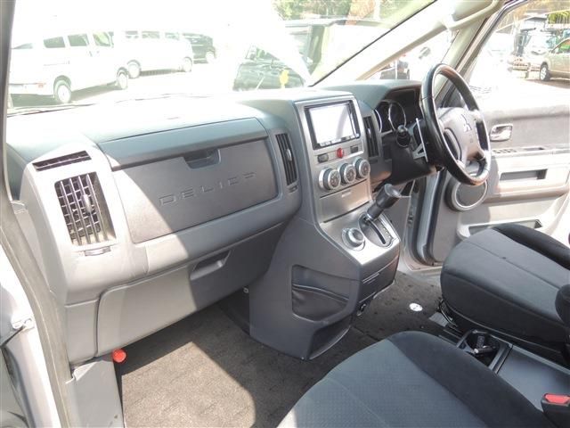 MITSUBISHI DELICA D:5 4WD 2010 Image 31