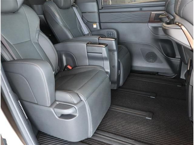 TOYOTA ALPHARD 2025 Image 31