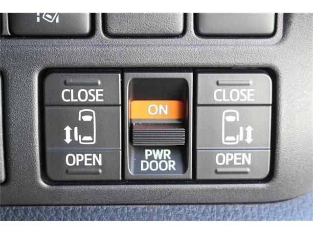 TOYOTA NOAH HYBRID 2018 Image 31