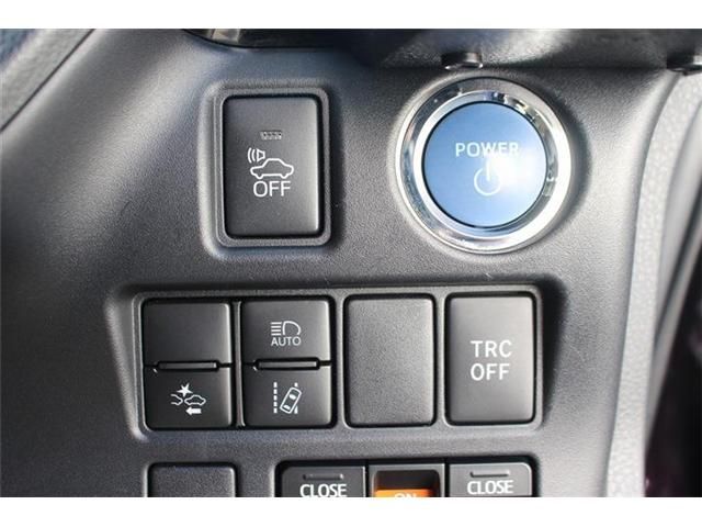 TOYOTA NOAH HYBRID 2018 Image 31