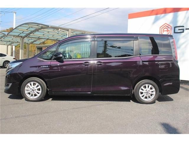 TOYOTA NOAH HYBRID 2018 Image 31