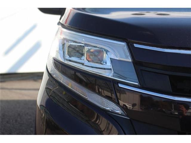 TOYOTA NOAH HYBRID 2018 Image 31