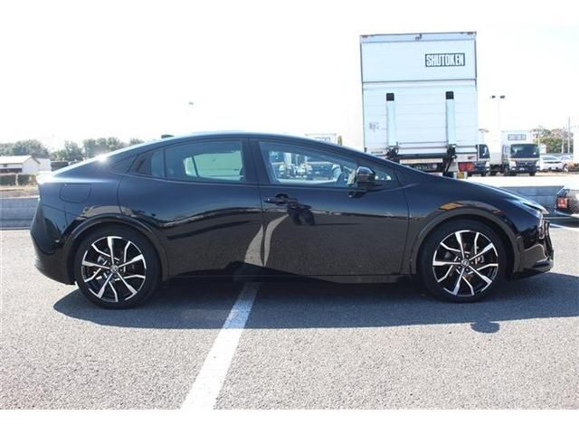 TOYOTA PRIUS PHV 2023 Image 31