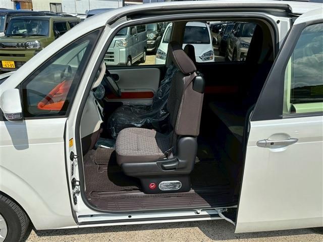 TOYOTA PORTE 2015 Image 31