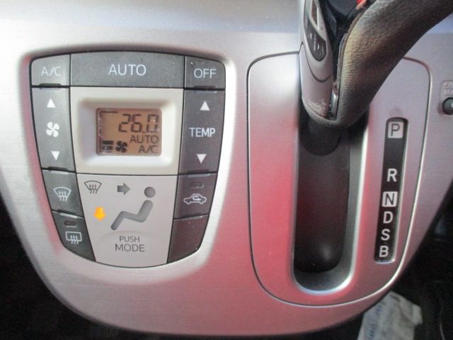 DAIHATSU MOVE CUSTOM 2012 Image 31