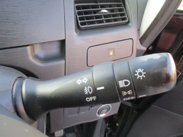 DAIHATSU MOVE CUSTOM 2012 Image 31