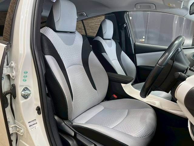 TOYOTA PRIUS 2016 Image 31