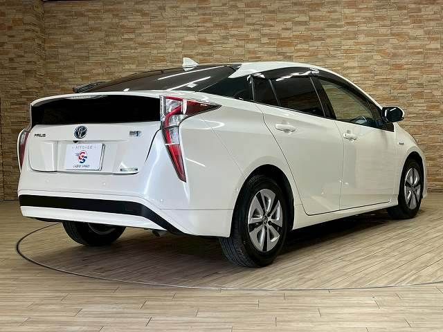 TOYOTA PRIUS 2016 Image 31
