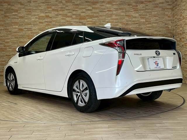 TOYOTA PRIUS 2016 Image 31