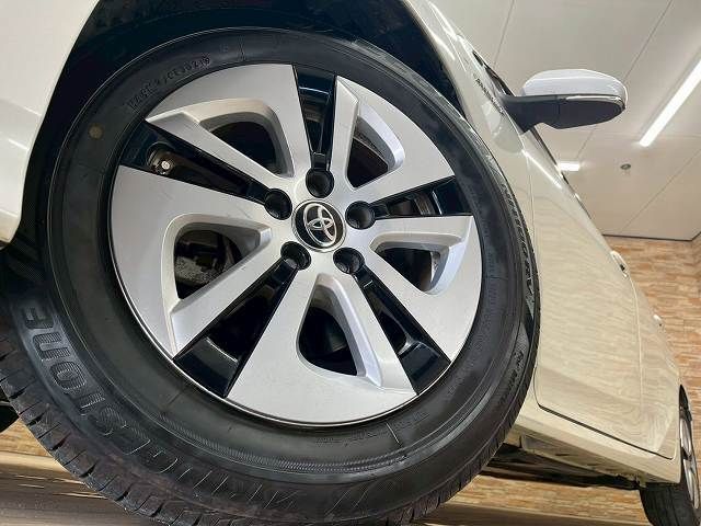 TOYOTA PRIUS 2016 Image 31