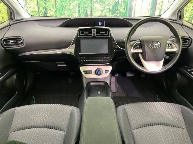 TOYOTA PRIUS 2017 Image 31