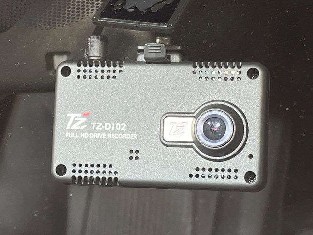 TOYOTA PRIUS 2017 Image 31