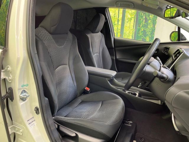 TOYOTA PRIUS 2017 Image 31