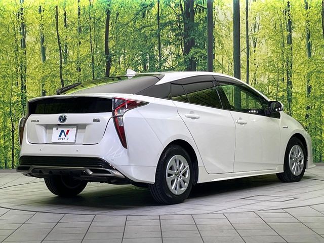 TOYOTA PRIUS 2017 Image 31