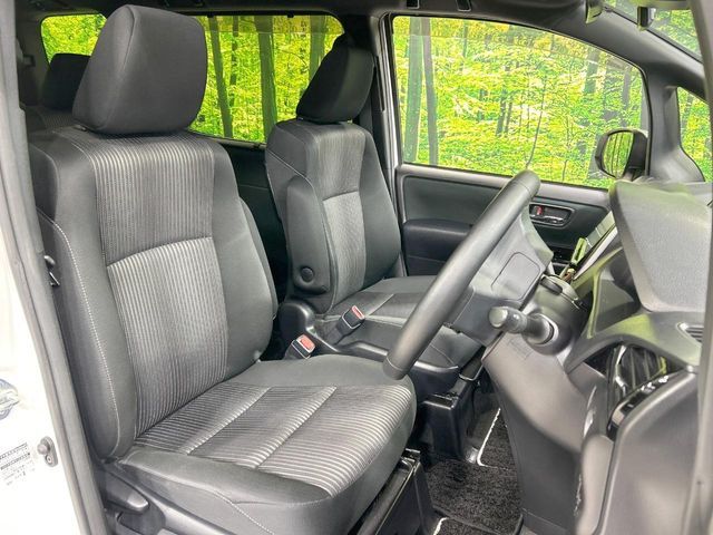 TOYOTA VOXY 2018 Image 31