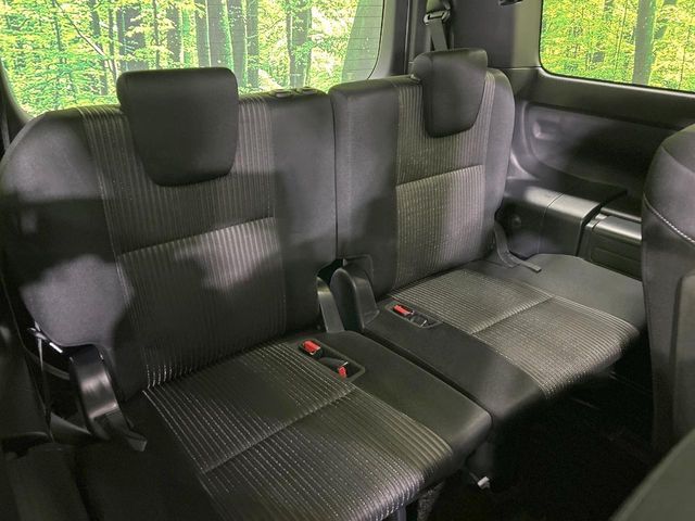 TOYOTA VOXY 2018 Image 31