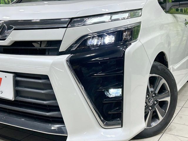 TOYOTA VOXY 2018 Image 31