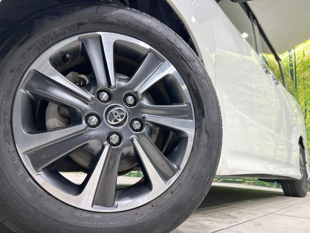 TOYOTA VOXY 2018 Image 31