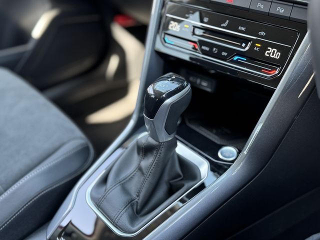 VOLKSWAGEN T-ROC 2024 Image 31