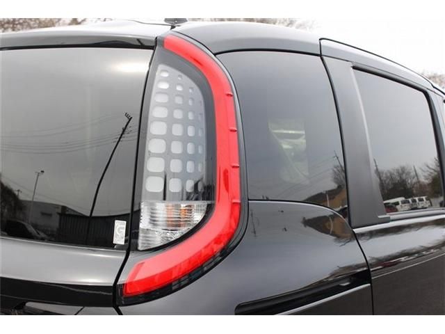 TOYOTA SIENTA HYBRID 2025 Image 31