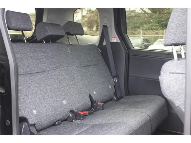 TOYOTA SIENTA HYBRID 2025 Image 31