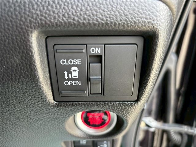 HONDA N BOX CUSTOM 2022 Image 31