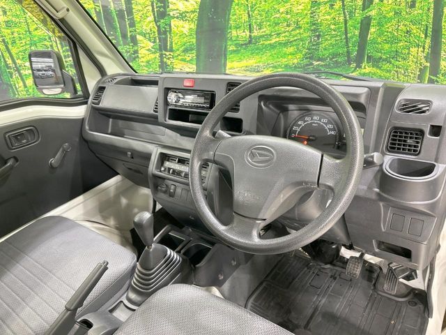 DAIHATSU HIJET TRUCK 4WD 2017 Image 31