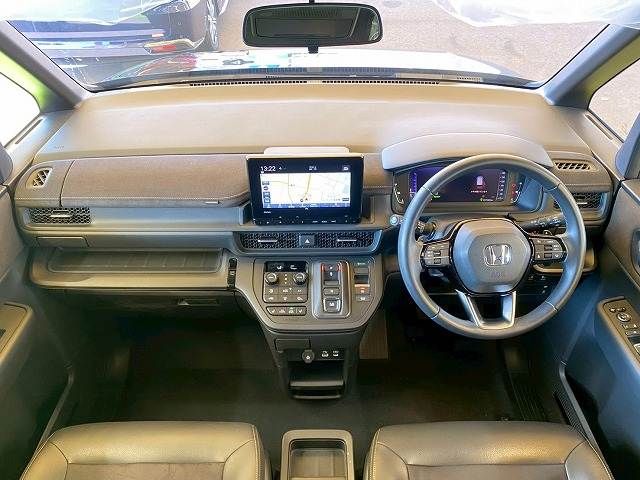 HONDA STEPWAGON E:HEV SPAD 2022 Image 31