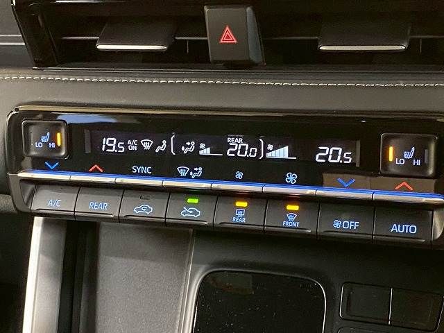 TOYOTA NOAH 2022 Image 31