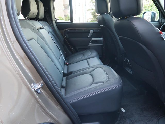 ROVER DEFENDER 2022 Image 31