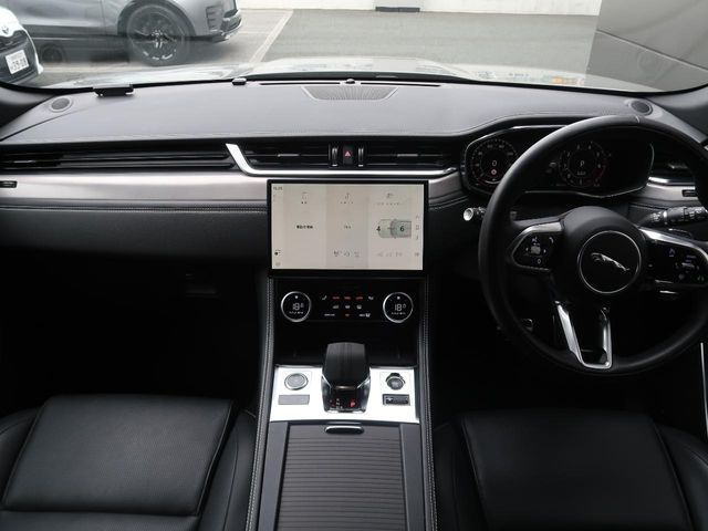 JAGUAR F-PACE 2024 Image 31