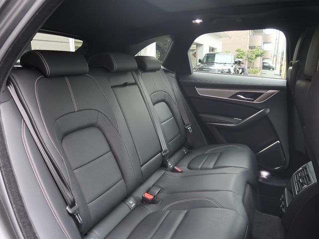 JAGUAR F-PACE 2024 Image 31