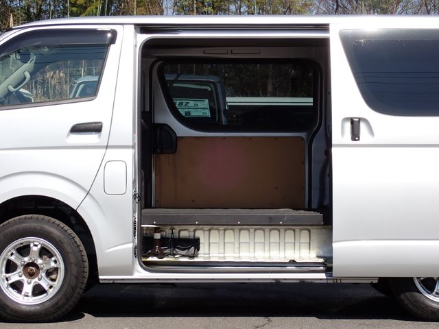 TOYOTA HIACE VAN 4WD 2021 Image 31
