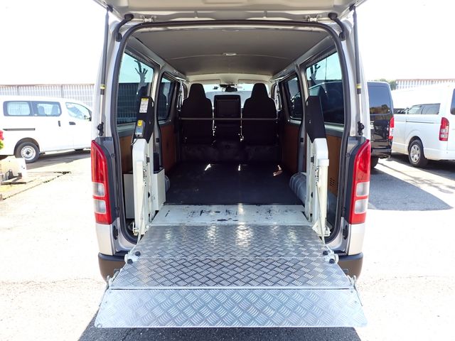 TOYOTA HIACE VAN 4WD 2021 Image 31