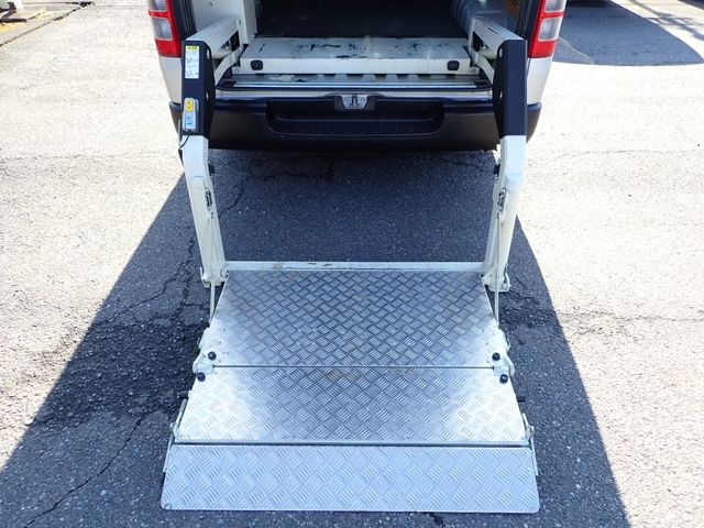 TOYOTA HIACE VAN 4WD 2021 Image 31