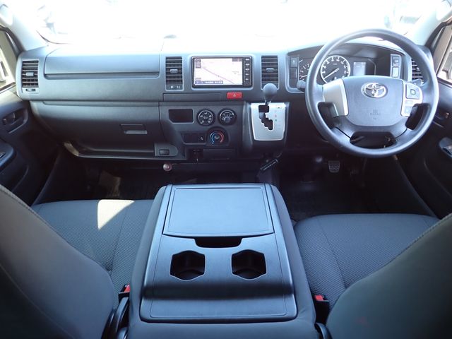 TOYOTA HIACE VAN 4WD 2021 Image 31