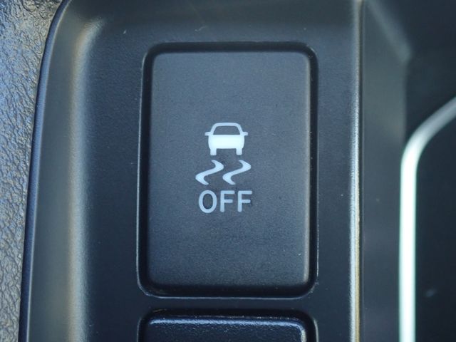 TOYOTA HIACE VAN 4WD 2021 Image 31