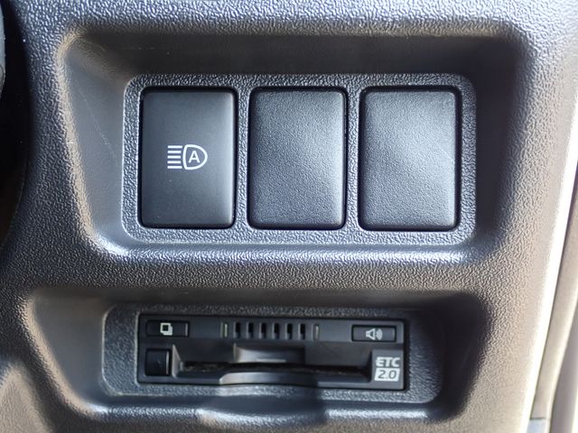 TOYOTA HIACE VAN 4WD 2021 Image 31