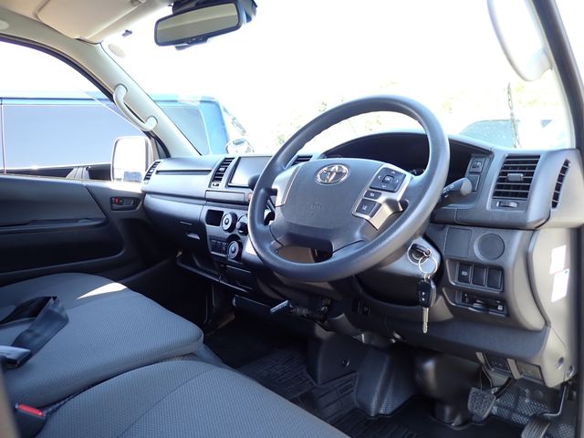 TOYOTA HIACE VAN 4WD 2021 Image 31