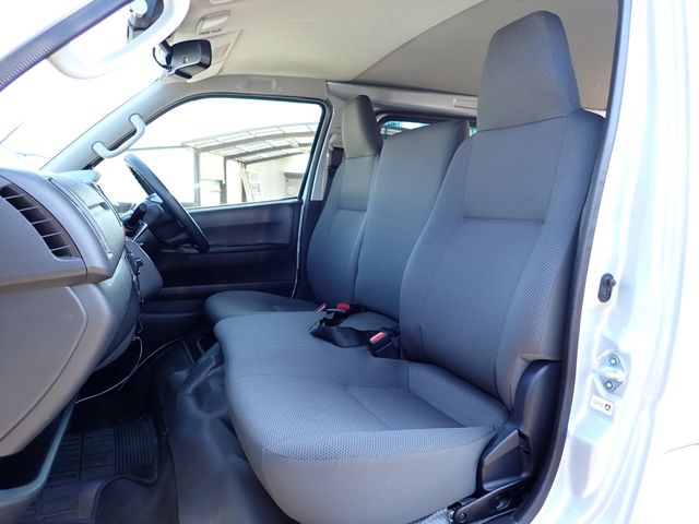 TOYOTA HIACE VAN 4WD 2021 Image 31