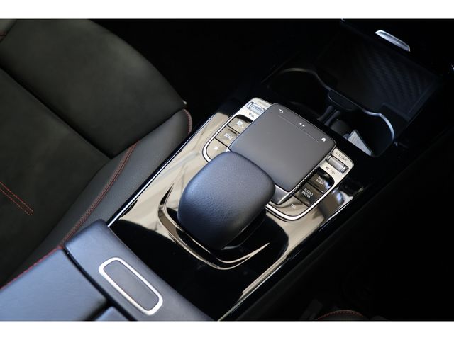 MERCEDES BENZ A CLAS 2021 Image 31